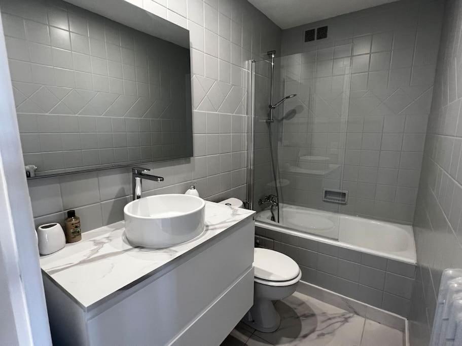 Apartament T2 Lumineux Refais A Neuf Avec Parking ! Lorient Zewnętrze zdjęcie